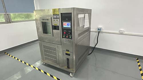 Programmable constant temperature and humidity test chamber